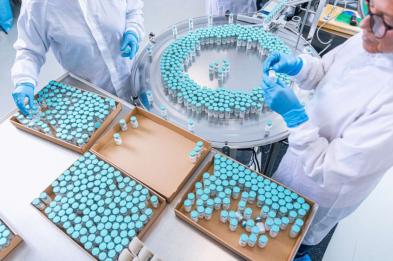 Outsourcinglösungen für Pharmaindustrie: Vials, Spritzen und Herstellung in Reinräumen